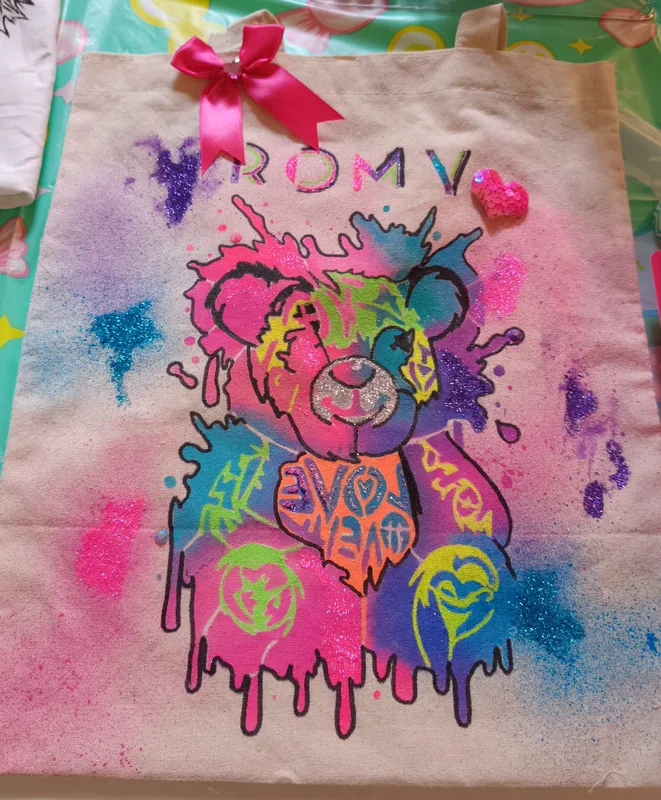 Tote bag peint à la main lors d'un atelier de L'atelier de Kashaine