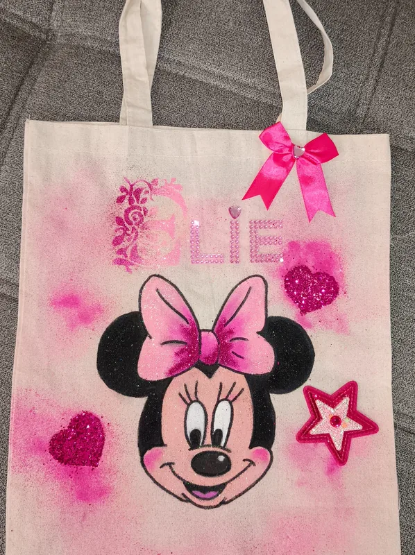 Tote bag peint à la main, prénom en strass, cœurs pailletés et écusson étoile