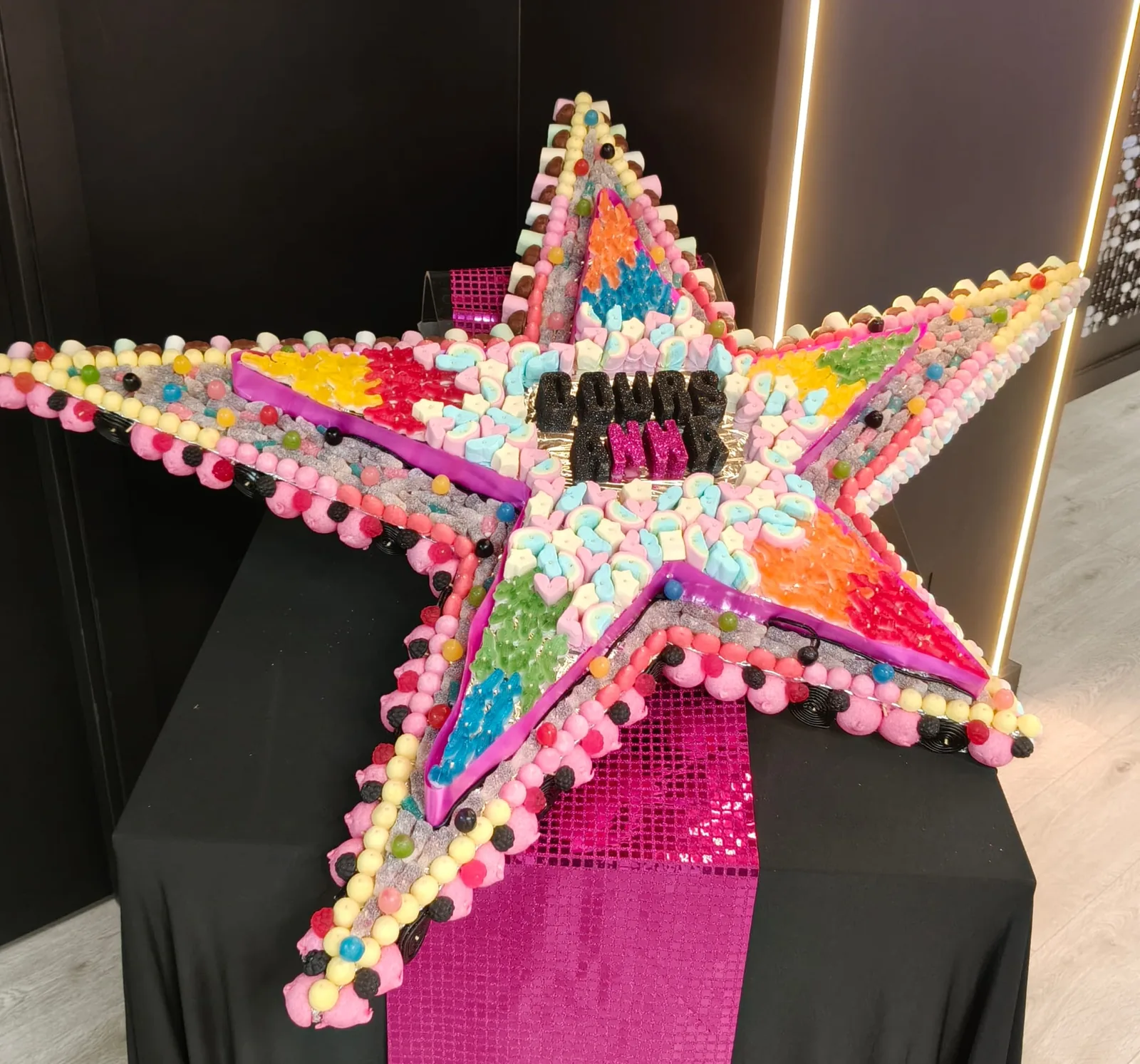 Gâteau de bonbons artisanal — L'atelier de Kashaine