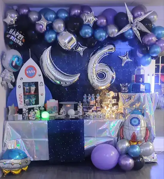 Décoration anniversaire thème Espace par L'atelier de Kashaine