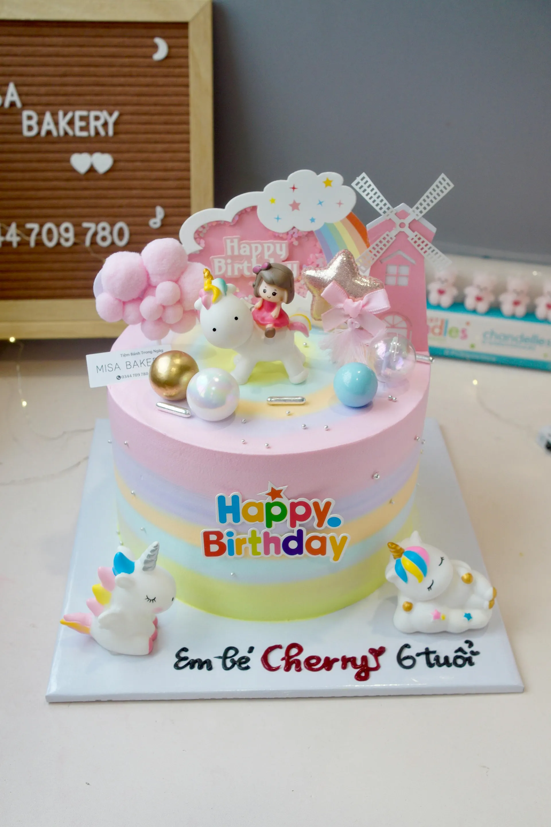 Décoration anniversaire thème Licorne par L'atelier de Kashaine